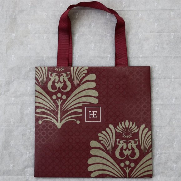 Raffles Luxury Hotel Paper Gift Bag Tote - Picture 1 of 1